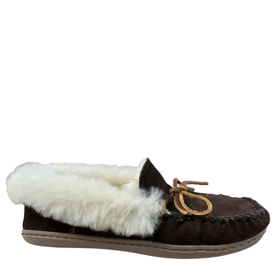 Minnetonka 3379/Chocolate Women's Alpine Sheepskin Slipper 